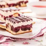 Wspaniałe ciasto twarogowe z wiśniami: stanie się ulubionym deserem na